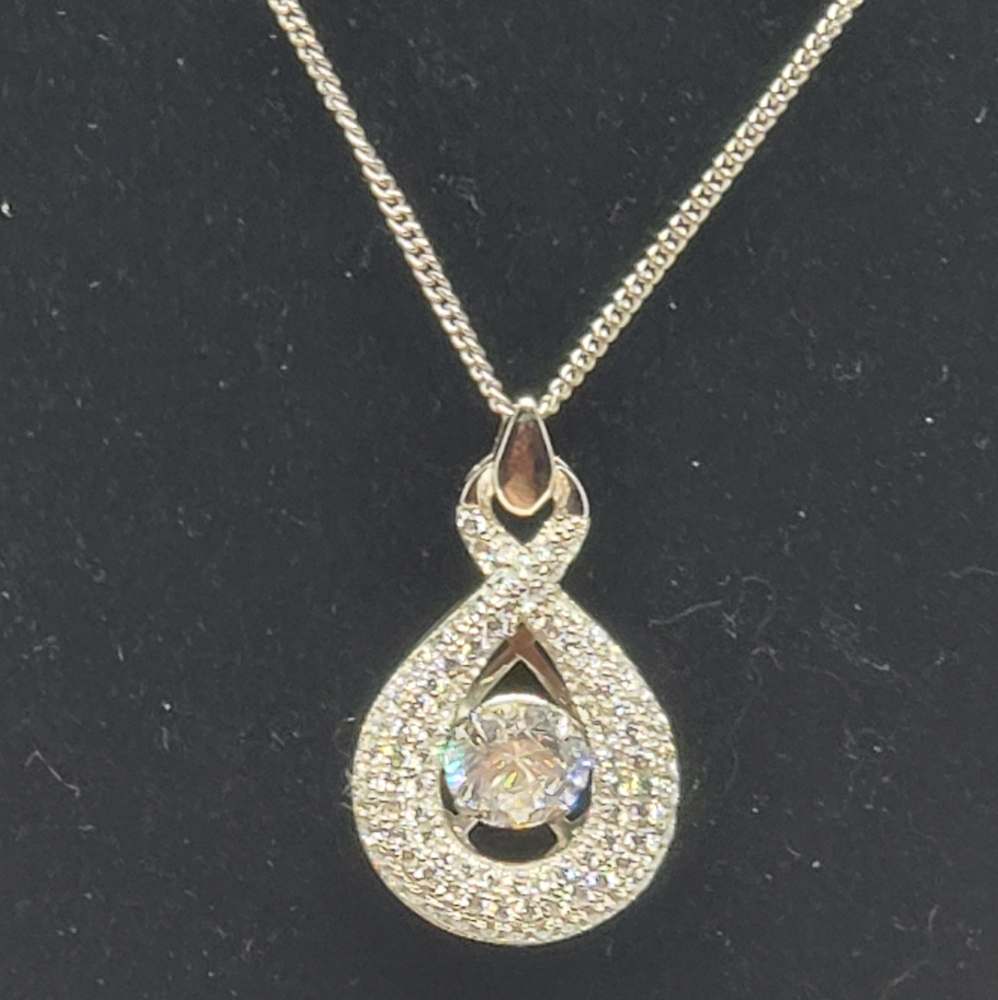GORGEOUS STERLING SILVER "DANCING" GEM NECKLACE